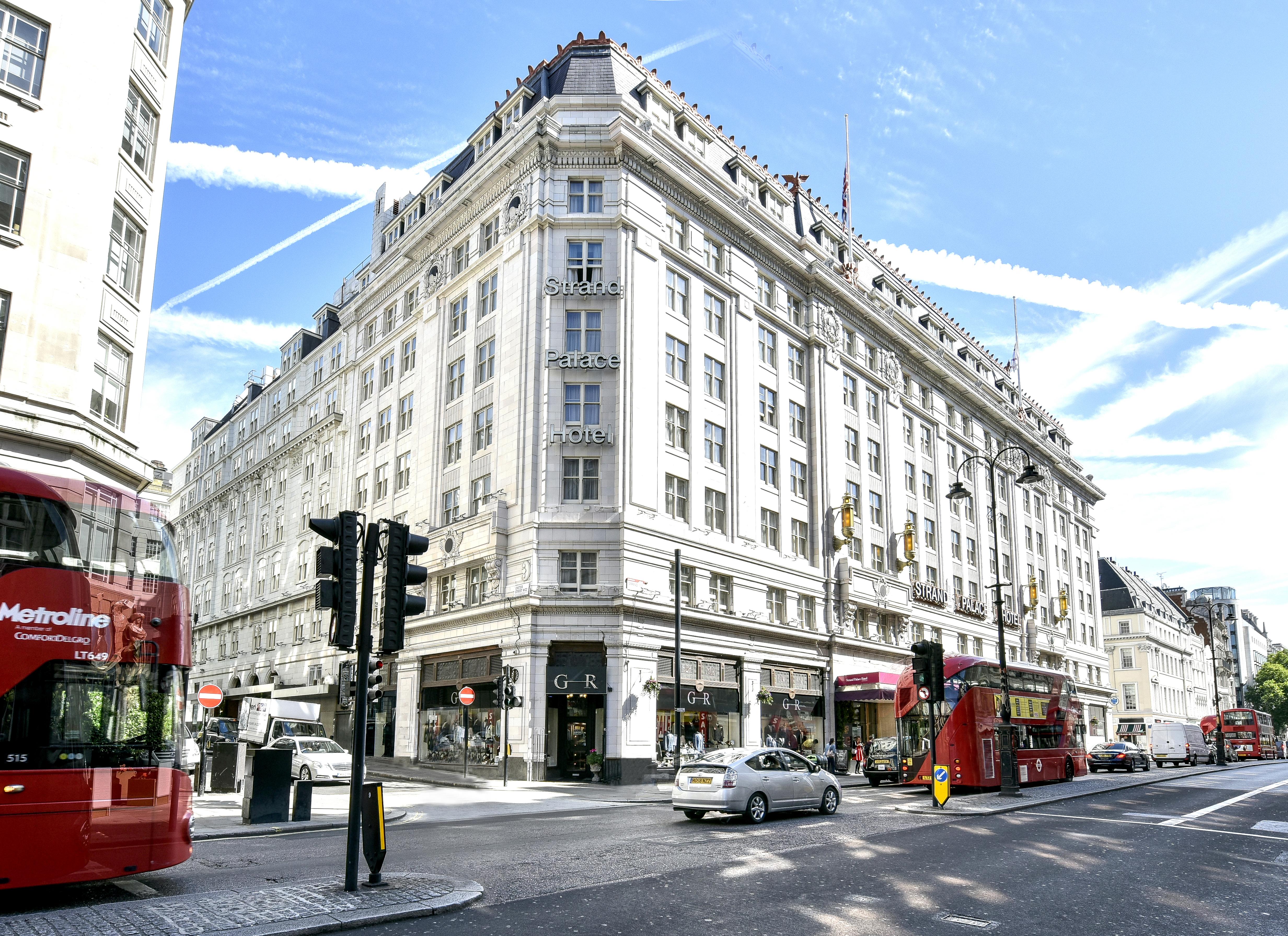 Strand Palace Londra Esterno foto The hotel in 2019