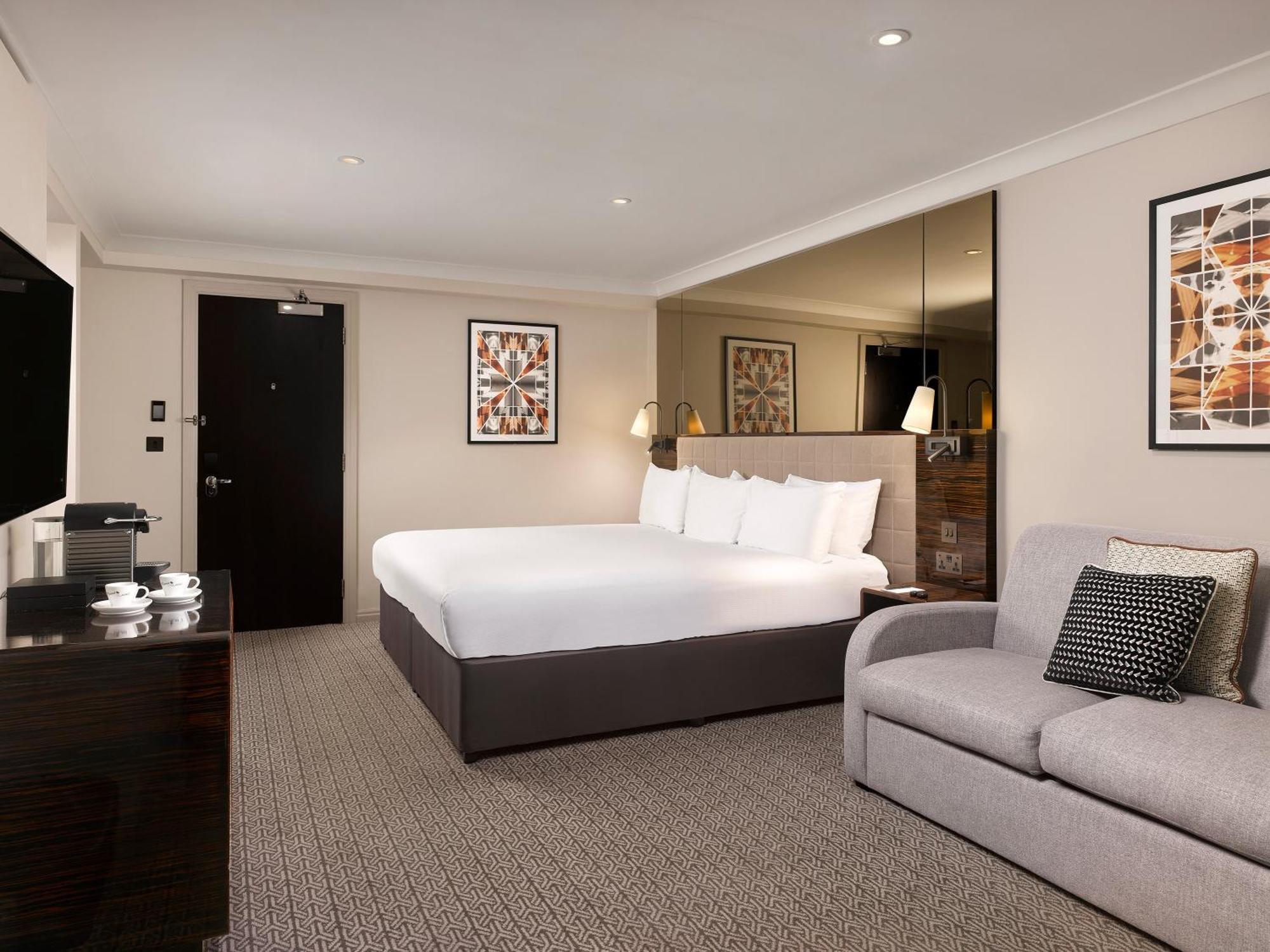 Strand Palace Londra Camera foto A room at the hotel