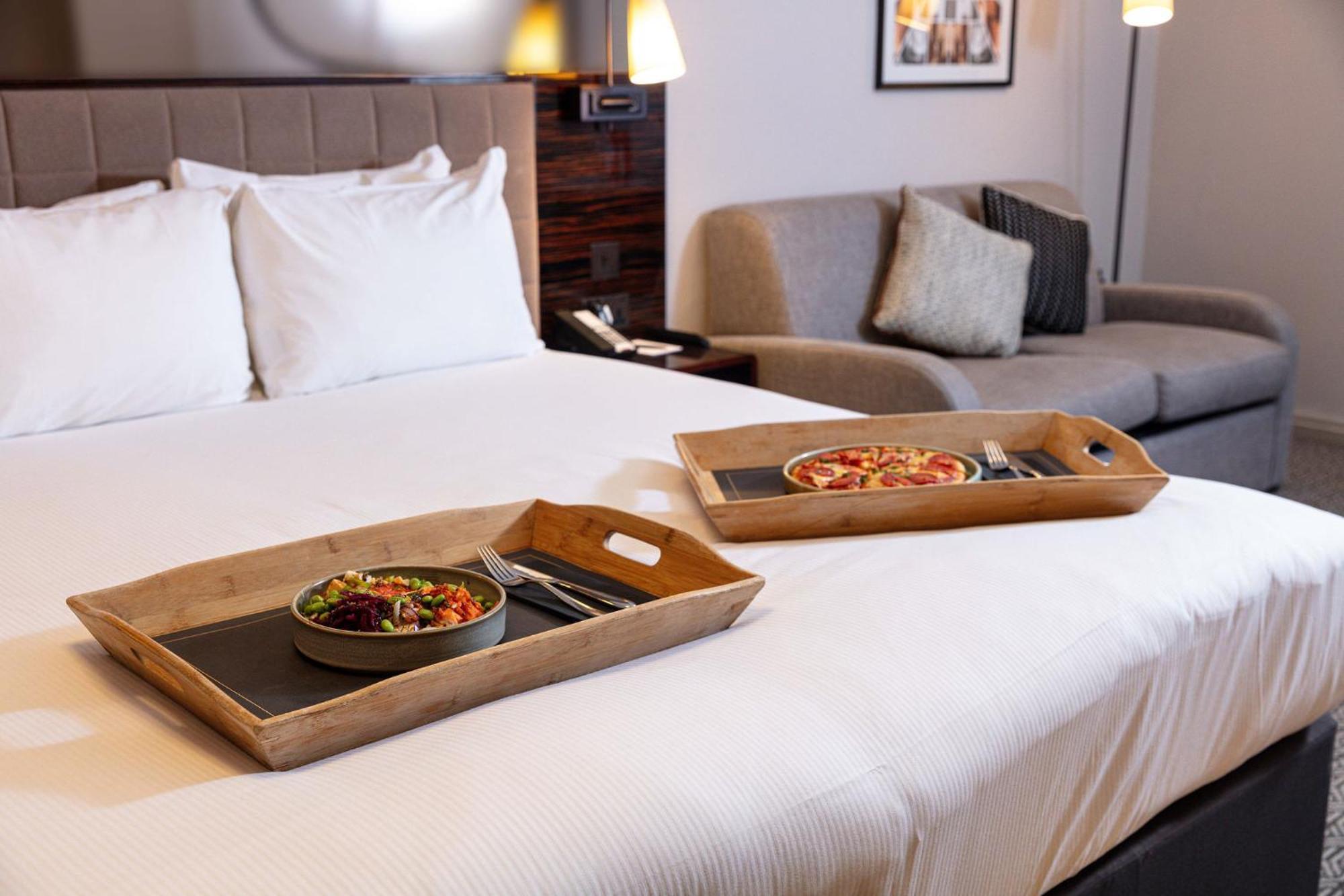 Strand Palace Londra Esterno foto Room service