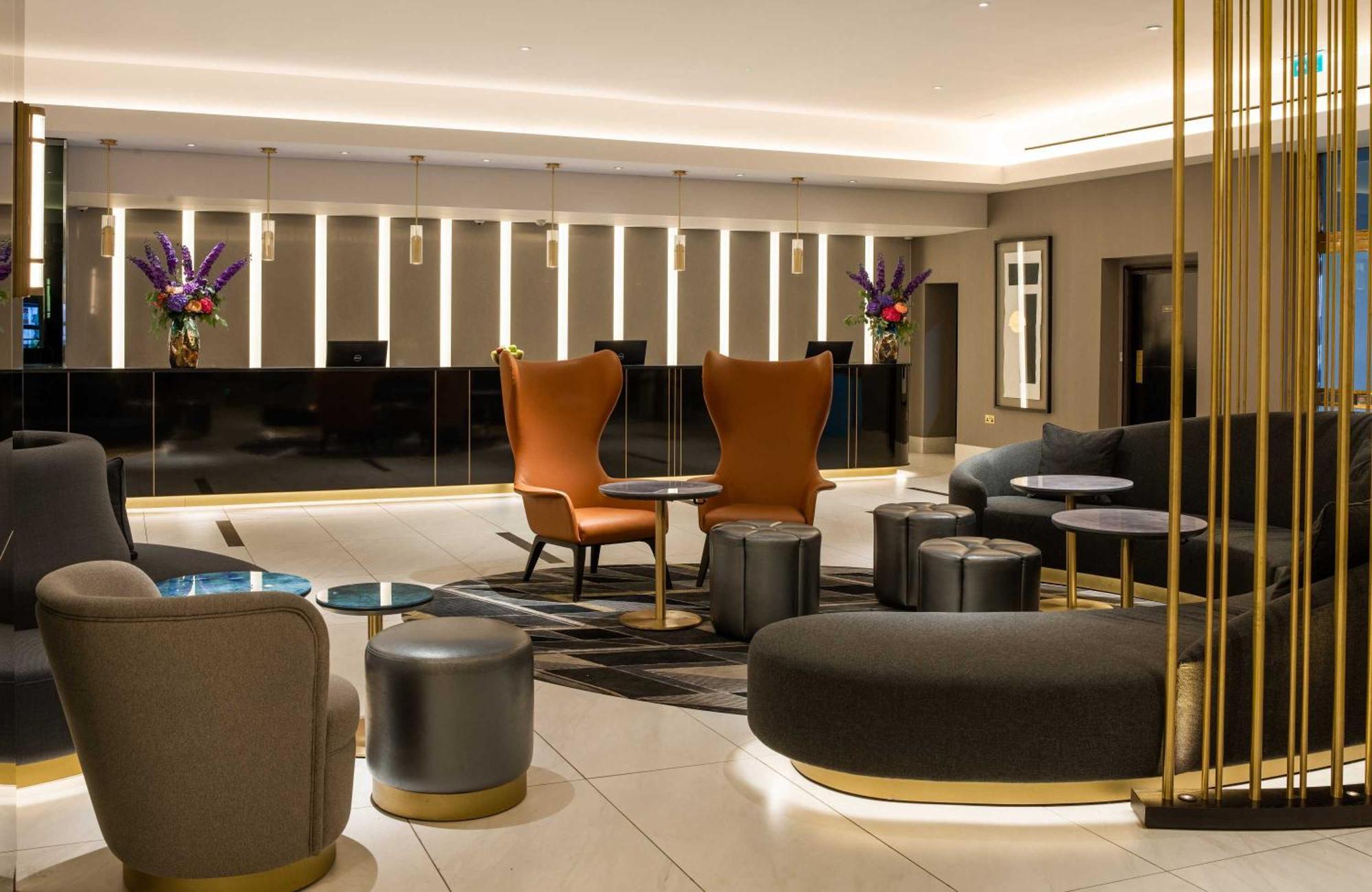 Strand Palace Londra Esterno foto Reception area