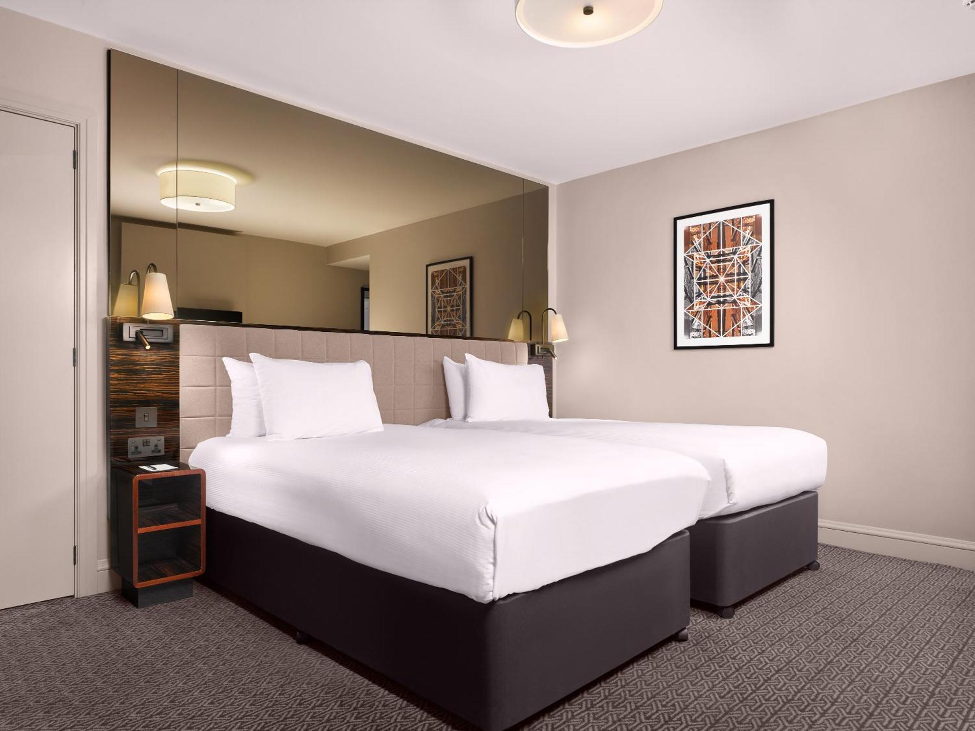 Strand Palace Londra Esterno foto A room at the hotel