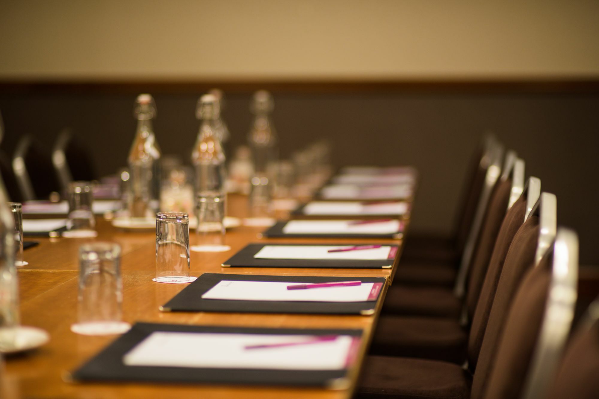 Strand Palace Londra Esterno foto Meeting